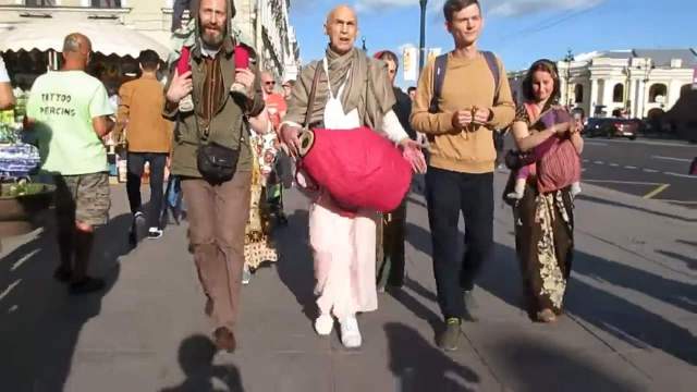 Все на Харинаму! С. Петербург. Невский пр. 07.07.2018. Шри Шримад Мурали Мохан Махарадж Все на Харинаму! С. Петербург. Невский пр. 07.07.2018. Шри Шримад Мурали Мохан Махарадж
